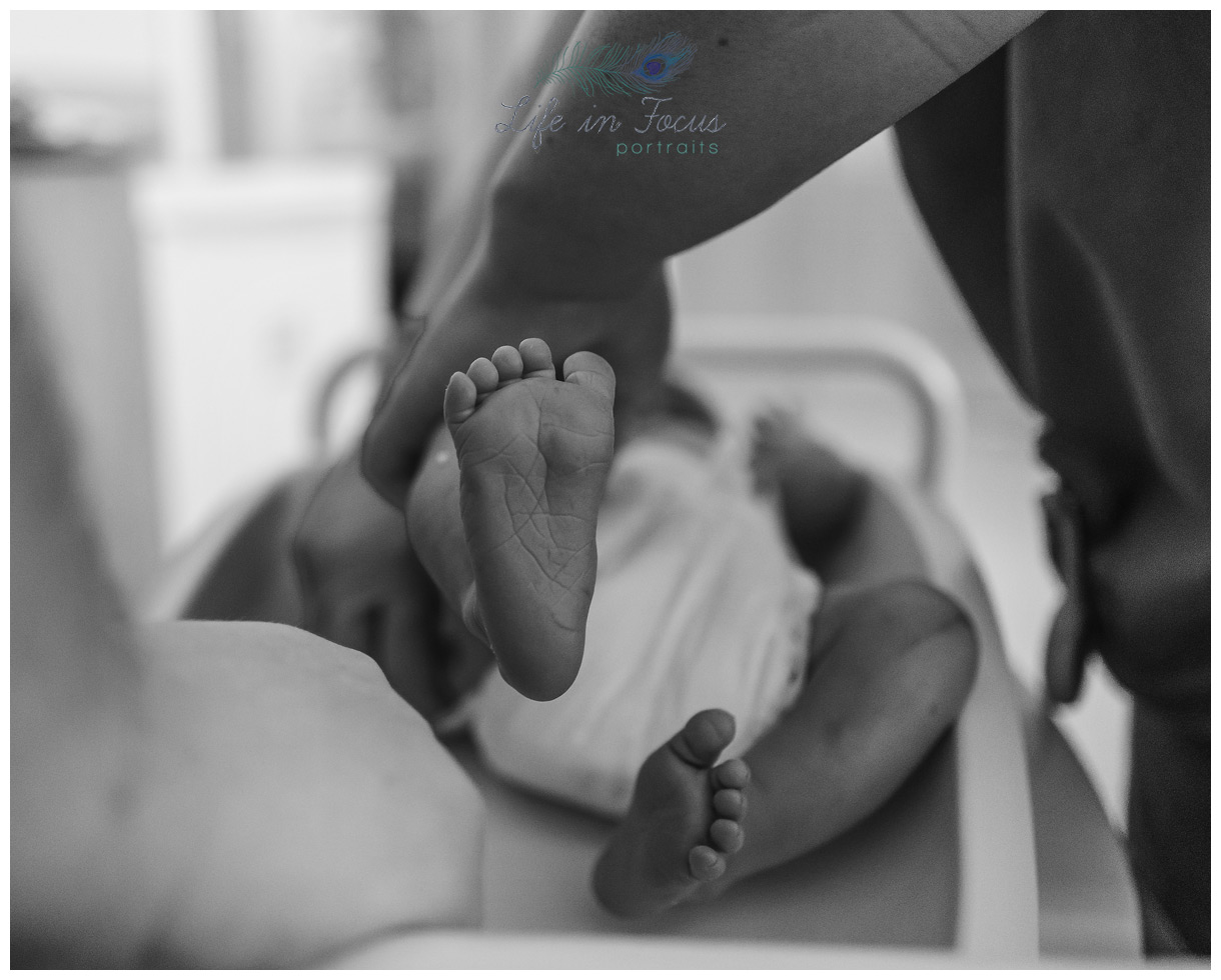 newborn baby feet Life in Focus Portraits birth photographer Helensburgh Vale of Leven Hospital