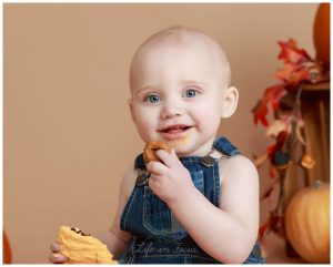 baby boys 1st birthday cake smash photo Life in Focus Portraits Cake smash photos Rhu Helensburgh