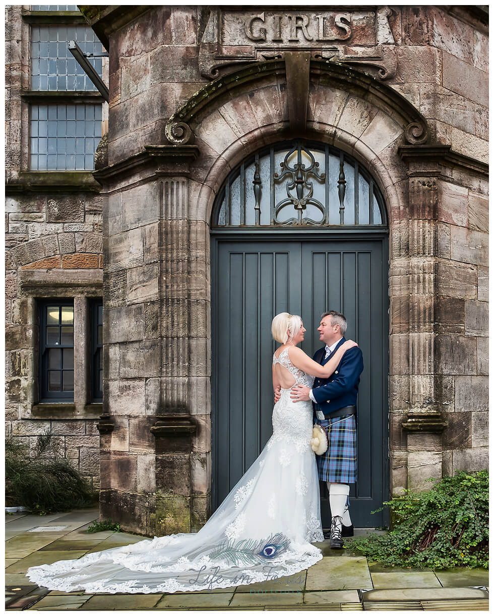 wedding photo of bride and groom at Helensburgh Registry Office Argyll and Bute Registrars